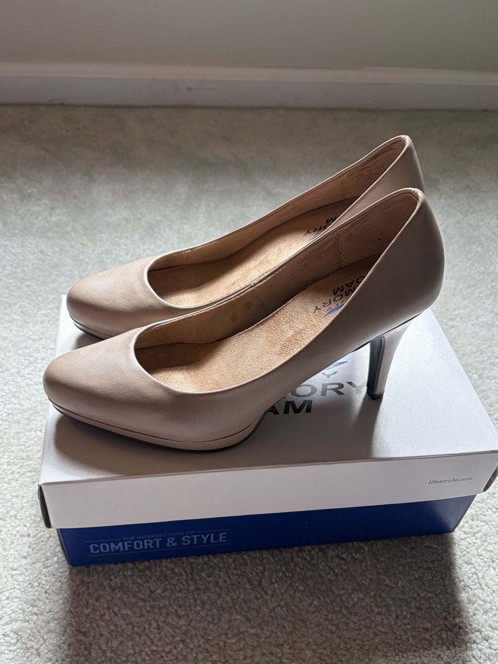 Life Stride Memory Foam Nude Leather High Heel Pumps